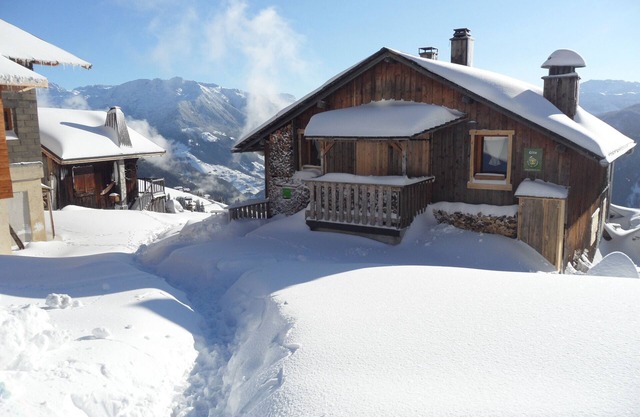 Chalet rústico en las pistas, vista excepcional del Mont Blanc