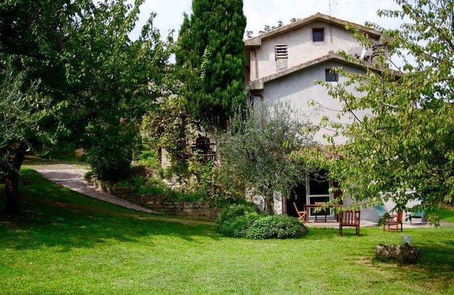 Casa rural rústica en el campo de Montefiascone