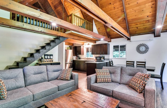 Rustic Cougar Cabin w/ Wood-Burning Fire Pit!