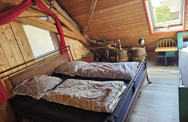 'Casa rural rústica' con terraza privada, jardín comunitario y Wi-Fi