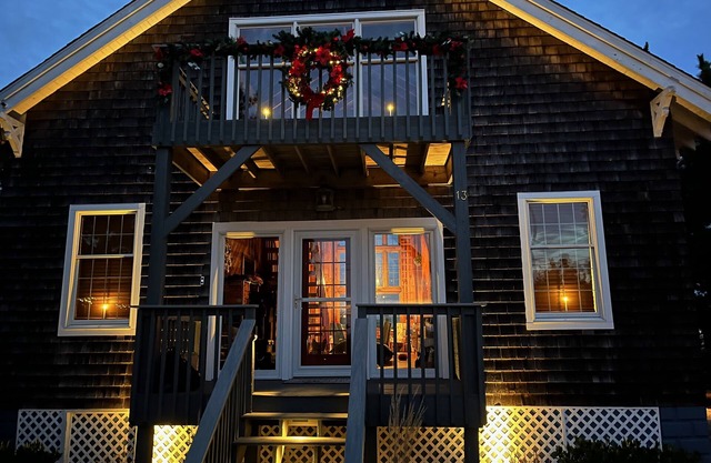 Rustic Elegance on the Cove- Premier Location-Fully Remodeled Historical Home