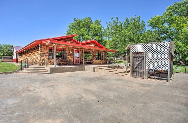 Rustic Home w/ Patio, 1 Mi to Sunset Beach!