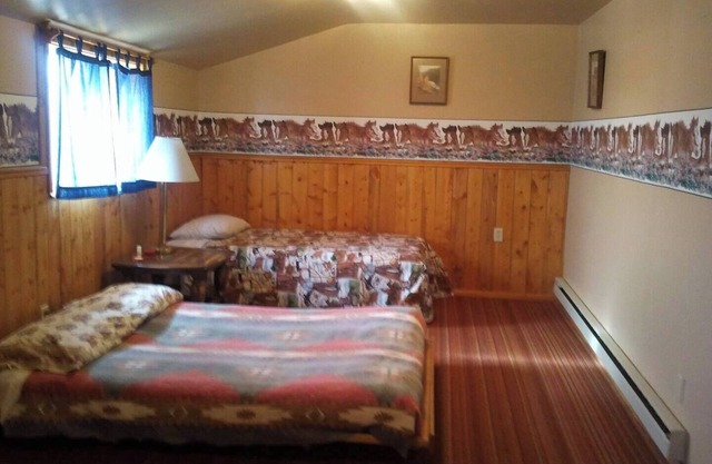 Rustic, Horse Prairie Room with 3 Beds in Grant MT.