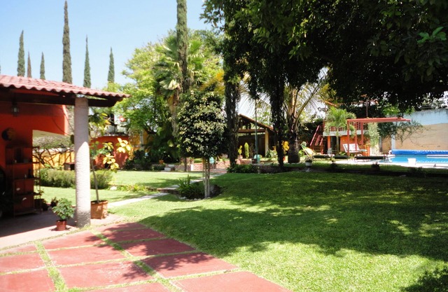Casa rustica con alberca y jardín privadas (apta para mascotas)