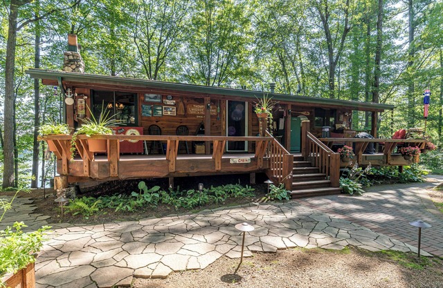 Rustic Main House on Horsehead Lake with Snowmobile Access