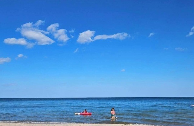 Rustic-Modern Lake Huron Retreat: 3BR Sleeps 10, Sandy Beach in Tawas / Au Gres!