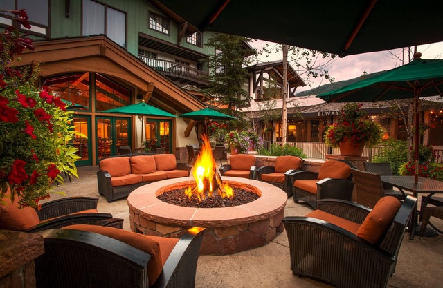Rustic Mountain View 2Bedroom Condo- Lodge at Vail by RedAwning - Save 20% on 7+ Nights!