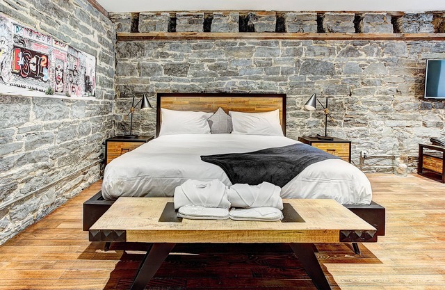 Rustic New Loft w/King Bed + cozy park Old Mtl