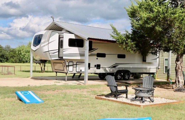 Rustic Ranch RV Escape