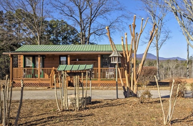 Rustic Refuge- Cabin with Mountain Views see also VRBO #3942030 on Mount Carmel