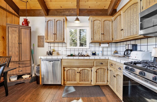 Rustic Retreat #2419