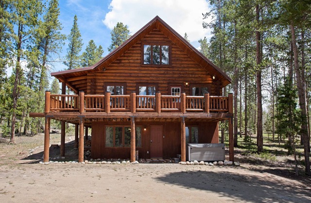 Rustic Retreat - 3 Resorts within 15 Miles