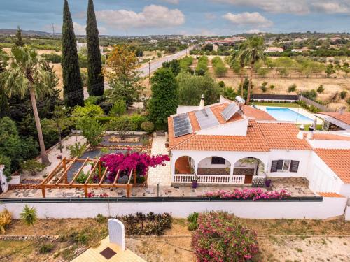 Rustic Retreat in Algoz