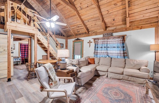 This cabin sits on 2 acres and is nestled 4 mi from Sardis Lake and 13 mi from Ole Miss