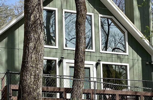 **Rustic River Front Cabin** Private Fishing Dock Near Greers Ferry Lake