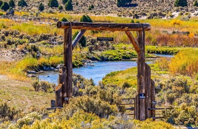 Rustic Riverside Retreat on 7 acres at the steps of Bryce Canyon National Park
