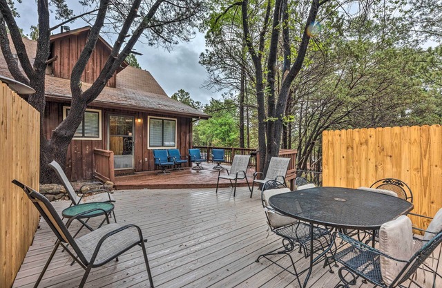 Rustic Ruidoso Cabin w/ Large Deck & Grill!