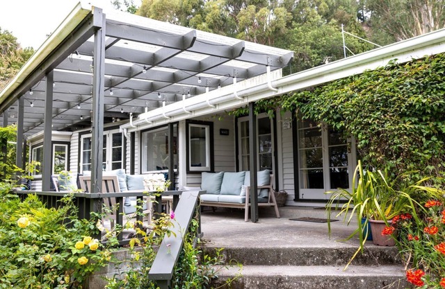 Rustic Rural Retreat - Havelock North