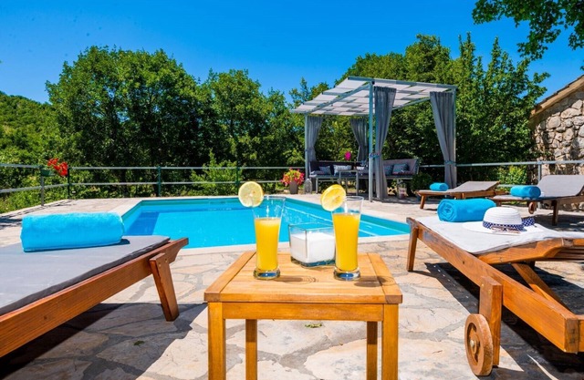 Villa Ognjištar with garden, billiard, private pool, children playground and BBQ near Makarska