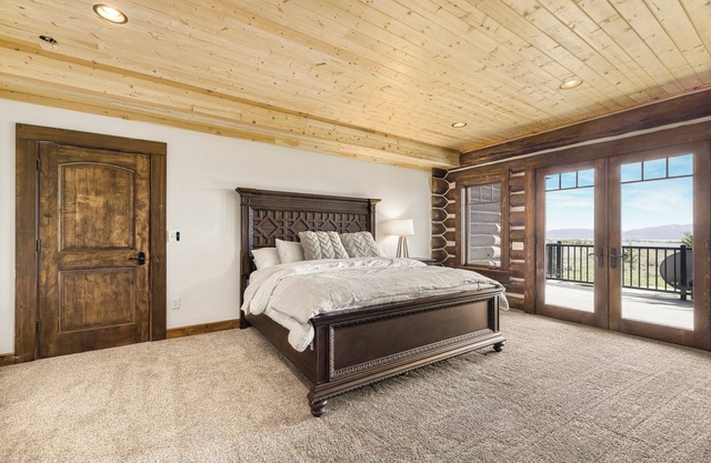 Rustic Timber -Log Cabin Luxury -Yellowstone Vibes