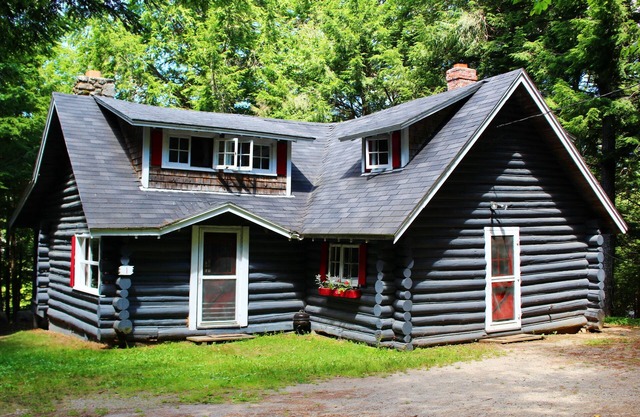 Pet-Friendly totalmente equipada cabaña con vistas al agua en Downeast Maine, 7 plazas