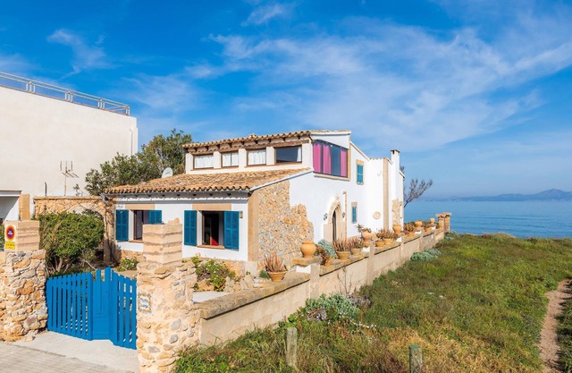 Rustic Vacation Home “Casa Punta Llarga” with Sea View