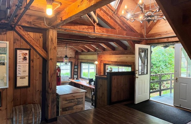 Basecamp Lodge