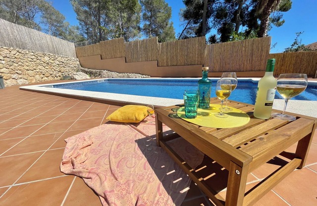 Rustic Villa with nice views and swimming pool ideal for relaxing near Sitges