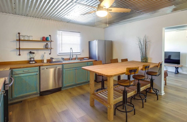 Rustic Whitwell Home w/ Grill, Near State Parks!