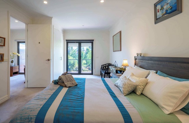 Rustic Winery Villa | Queen Bed Room 4 with En-Suite