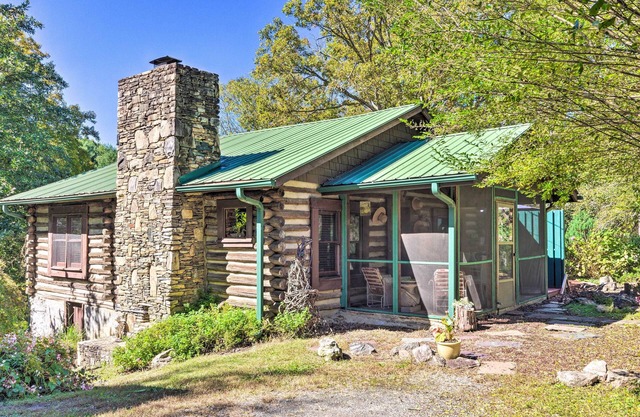 ¡NUEVO! Arden 2BR Cabin w / hermosas vistas!