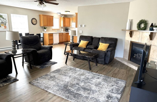 Rusty Rim Bike House Unit 1, Centrally located, 2 bed 1 bath