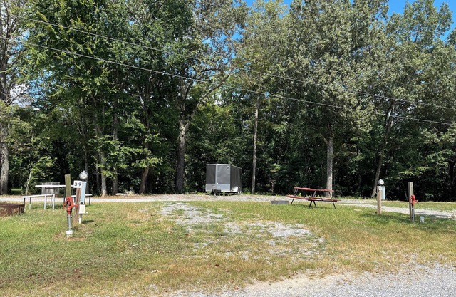 RV Site #3 Back In - Big Rig Friendly 55ftx28ft