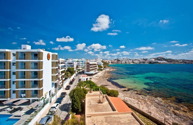 Ryans Ibiza Apartments - Adults Only