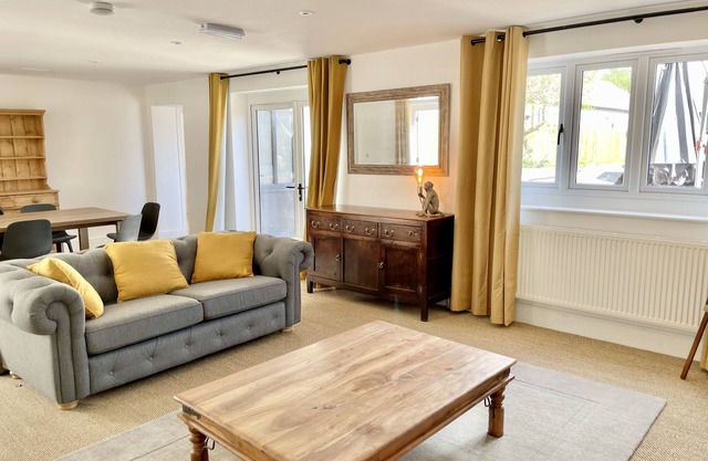 Rye Court Cottages sleeps 20
