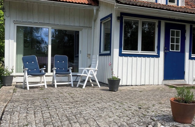 Rymlig barnvänlig stuga i Bohuslän nära till bad.