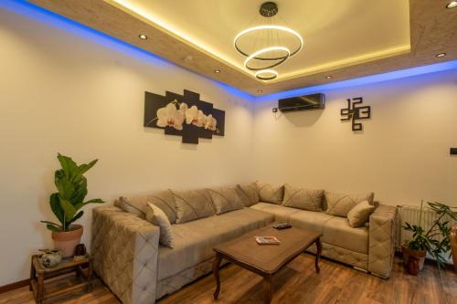Ryo Apartments