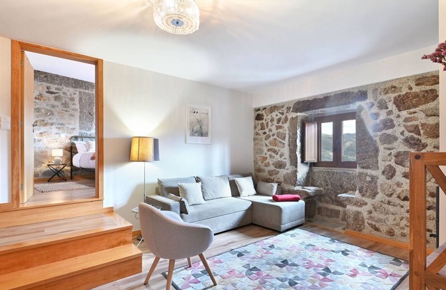 Casa do Alfaiate *Family House in the Countryside*