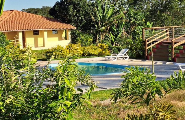 Sítio ao lado do Thermas com piscina e pôr do sol