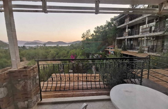 Söğüt Taş Otel