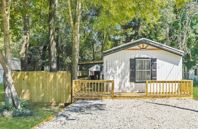 Lake Conroe Home – Boat Ramp Access, BBQ, Sleeps 8