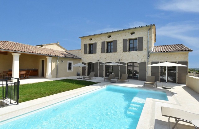 Villa en Uzès con piscina privada