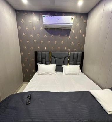 S M N Guest house
