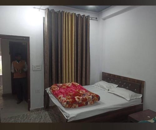 S R hotel