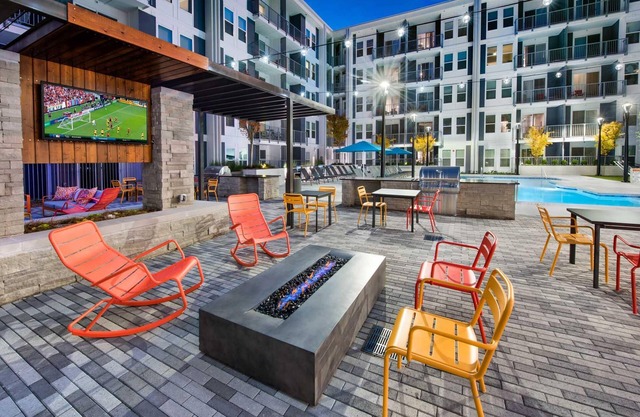 S2ba Modern 2-br Walkable in Midtown 1 Block From Marta
