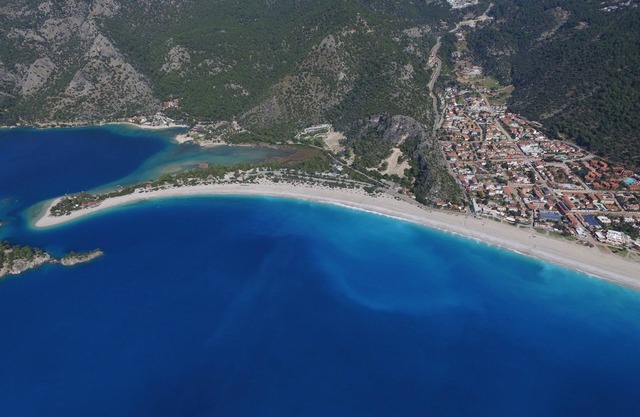 S3 Seahorse Beach Club & Hotel