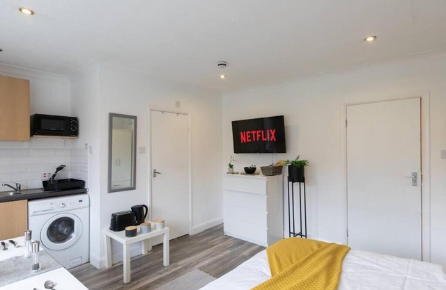 (S3) Studio In South Harrow!