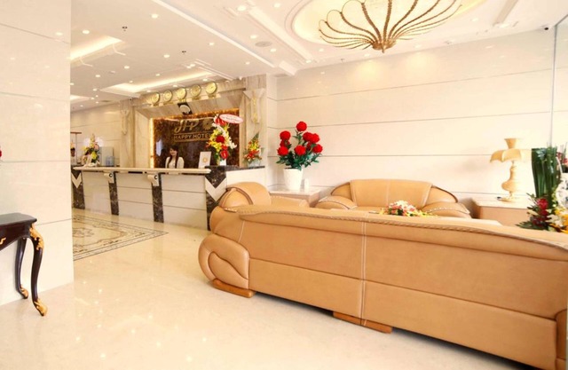 S79 Happy Hotel 2