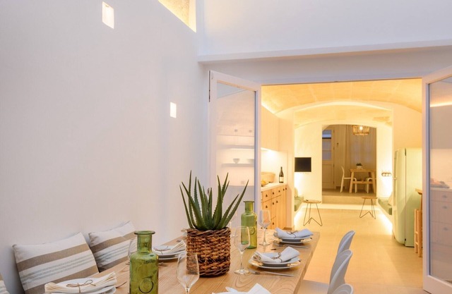 Casa Reformada en el Centro Histórico de Ciutadella de Menorca con Terraza, Wifi