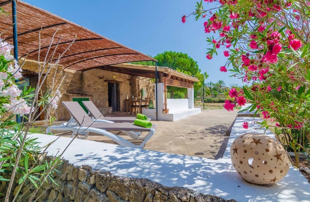 SA ROTA (DEN JOAN PORRERENC) - Casa con terraza en Montuïri. WiFi Gratis